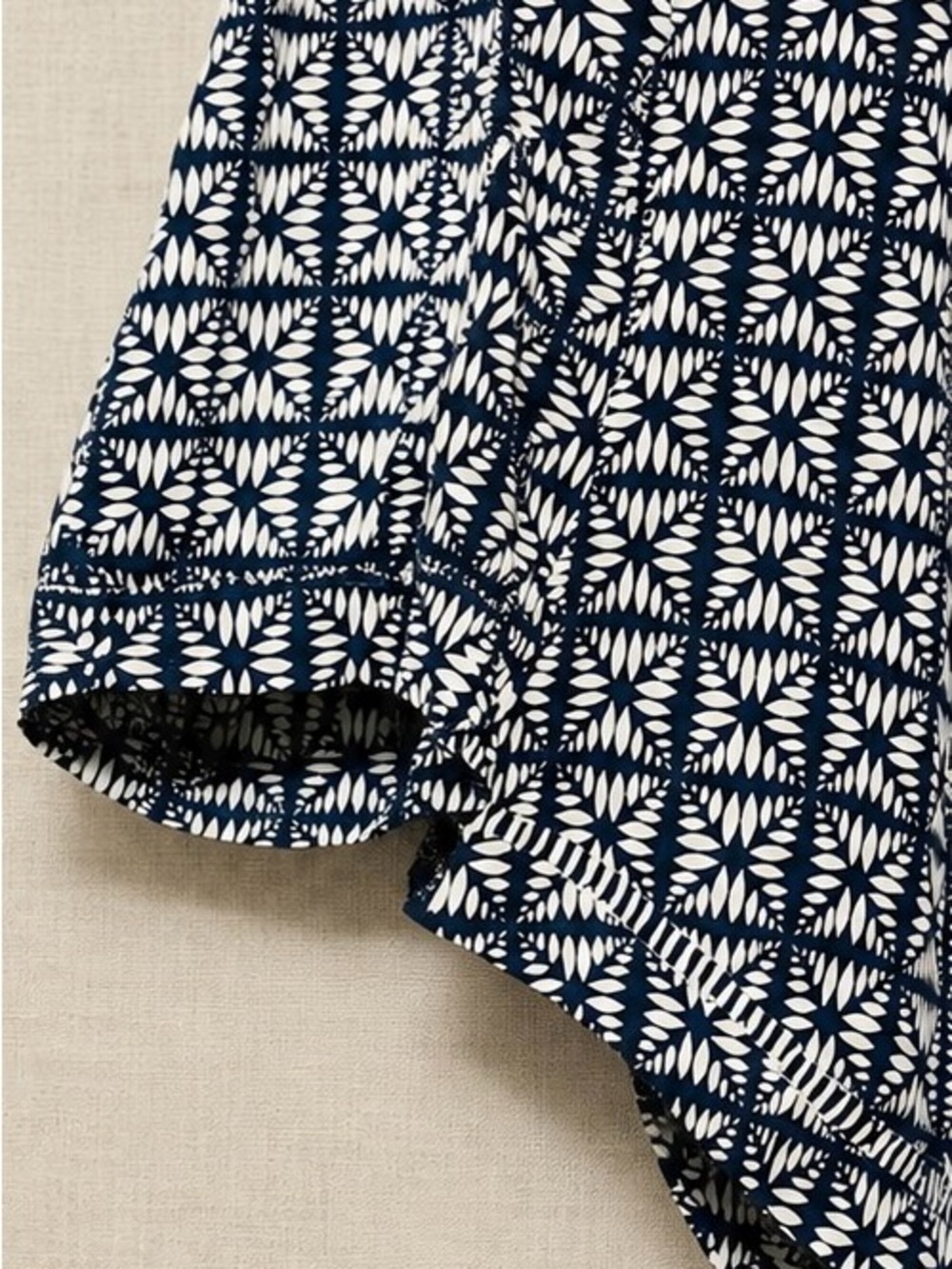 J.Crew Navy Blue & White Floral Print Blouse Long Sleeve Tunic L - Picture 2 of 4